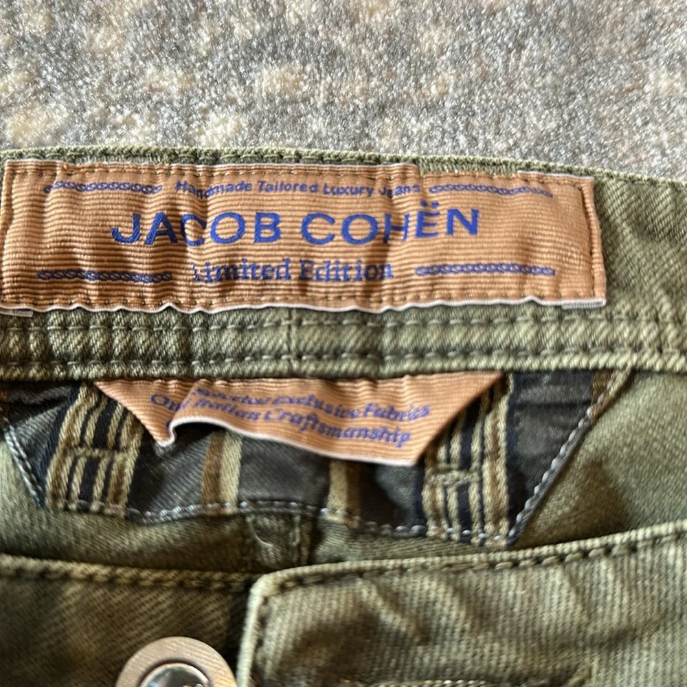 JACOB COHEN LIMITED EDITION MENS JEANS SIZE (33) 37 OUT OF 160